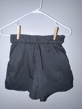 lululemon athletica Black Elastic Waist Athletic Shorts